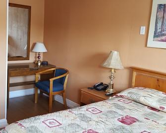 Maples Motel - Orillia - Bedroom