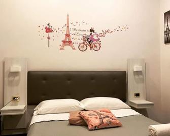 Oce Hotels - Neapel - Schlafzimmer