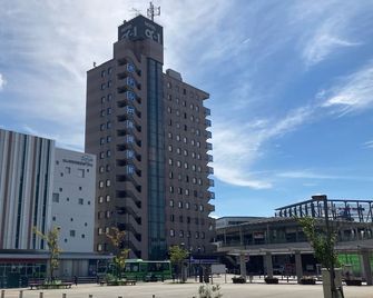 Hotel Alpha-One Takaoka Ekimae - Takaoka - Gebäude