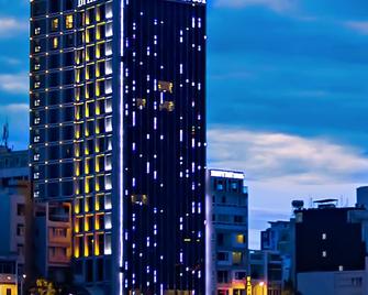 Brilliant Hotel - Da Nang - Building
