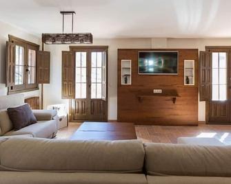 Self catering El Palomar del Abuelo for 16 people - Laguna de Cameros - Sala de estar