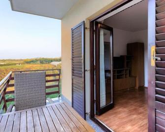 Apartment Vesela-3 by Interhome - Umag - Balkón