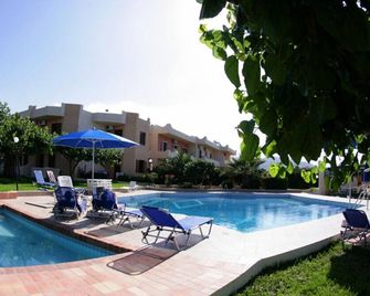 Angel Village - Agia Pelagia - Zwembad