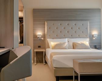 Hotel Concorde - Camerano - Camera da letto