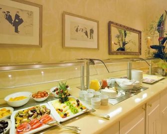 Privat-Hotel Villa Aurora - Bad Neuenahr-Ahrweiler - Buffet