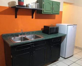 \n5 minutes to the theme park! Family-sized condo with game room & deck - Ciudad Obregón - Cocina
