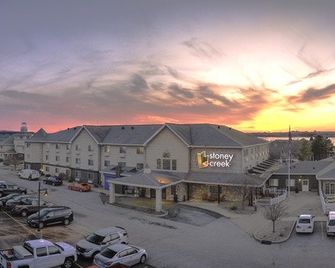 Stoney Creek Hotel Peoria - East Peoria - Budova