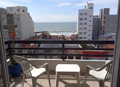 Bright and spacious apartment a few steps from the sea! - Mar del Plata - Balcó