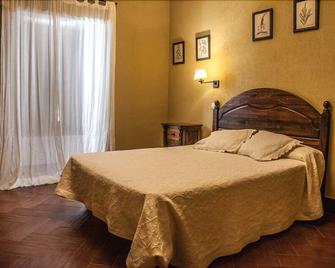 Hostal Mesón Plaza - Trujillo - Bedroom