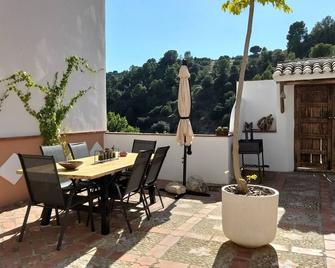Casa Los Molinos with heated pool in the middle of nature - Montefrío - Patio