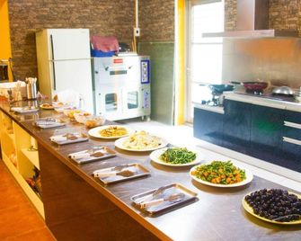 Cdr Hotspring Resort - Gaoshu Township - Buffet