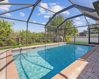 Family vacation, heated pool, wake up to enjoy the sunrise - Villa Pine Island - Matlacha - Pool