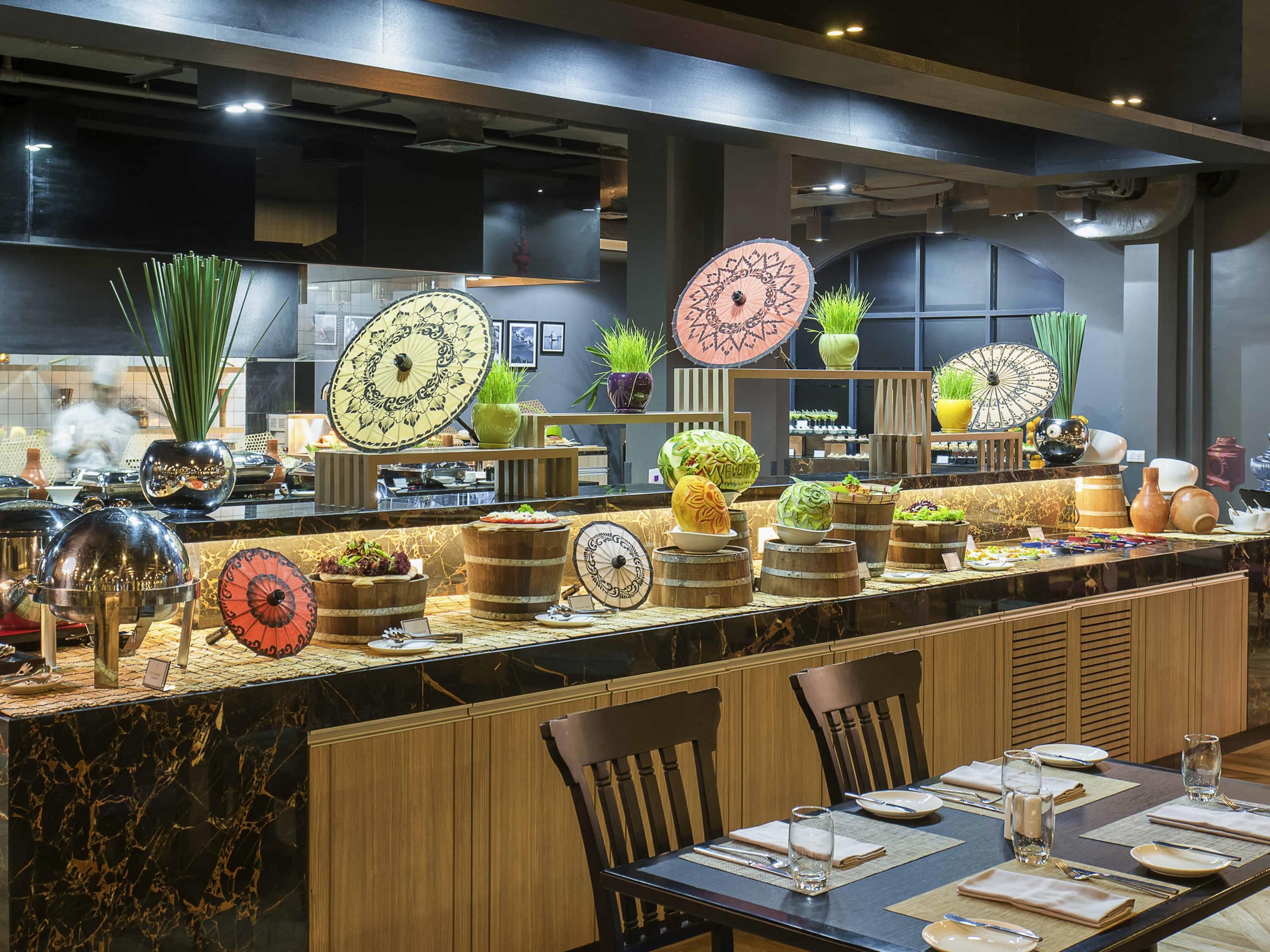 Mercure Yangon Kaba Aye - יאנגון - בופה