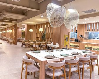 Resident Hotel Abay - 阿拉木圖 - 餐廳