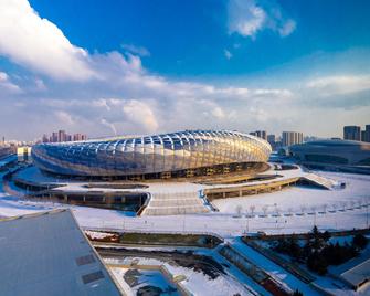 كراون بلازا داليان سبورتس سنتر بي آيتش جي - داليان - مبنى