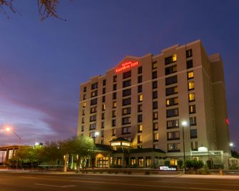 Hilton Garden Inn Phoenix Airport North - פיניקס - בניין