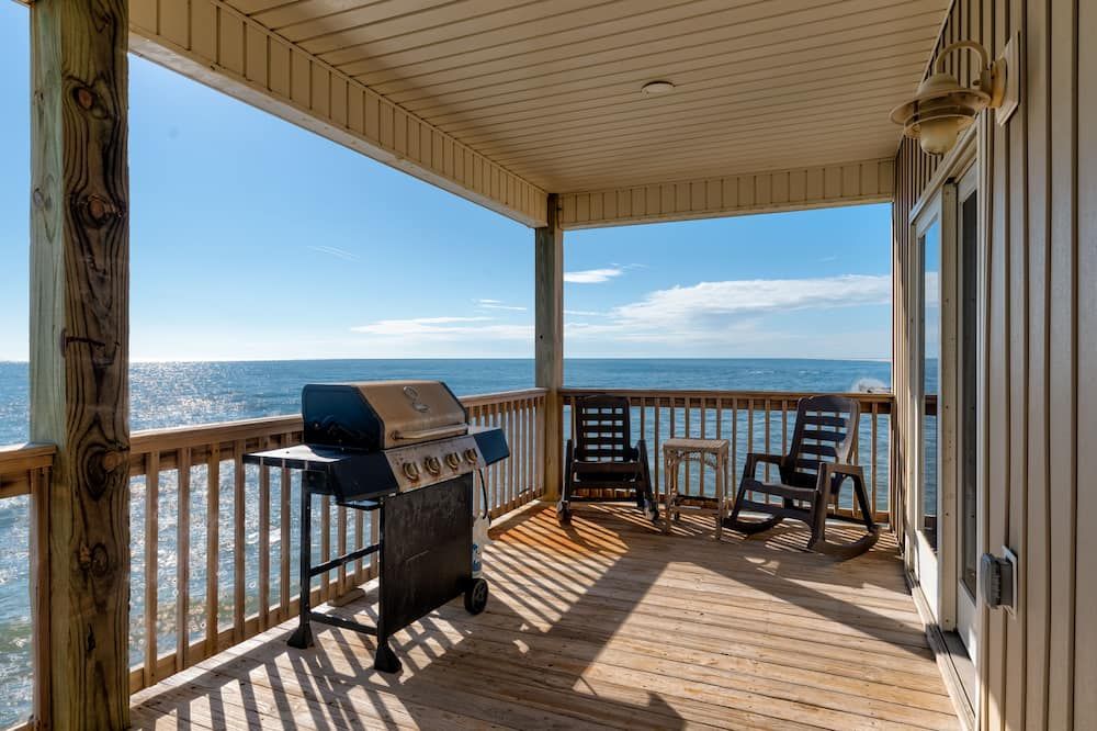 West Beach - Newly Remodeled 4 Bedroom Gulf-Front Beachhouse On Quiet West End O - Dauphin Island - Balcón