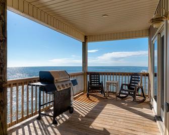 West Beach - Newly Remodeled 4 Bedroom Gulf-Front Beachhouse On Quiet West End O - Dauphin Island - Balcony