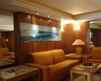 Club Inn - Niza - Lounge