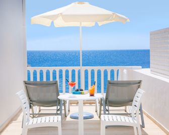 Hotel Sunshine - Kamari - Balcony