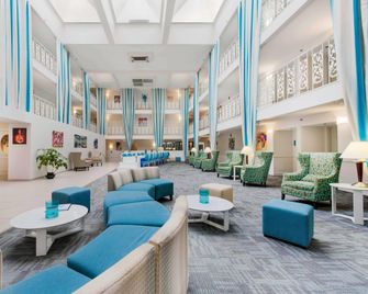 The Blu Hotel Blue Ash Cincinnati, an Ascend Collection Hotel - Sharonville - Lobby