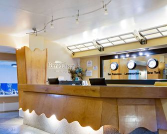 Baymont Inn & Suites Lawrenceburg - Lawrenceburg - Recepción