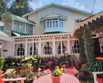 Ivanhoe Hotel A Heritage Property - Darjeeling - Budova