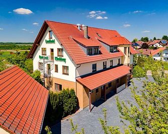Landhotel Kirchberg - Kirchberg an der Jagst - Edificio