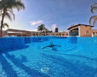 La Pineta Residence - Torre Dell'Orso - Zwembad