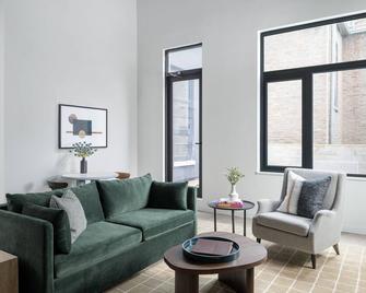 The Neighborhood Hotel Little Italy - Chicago - Living room