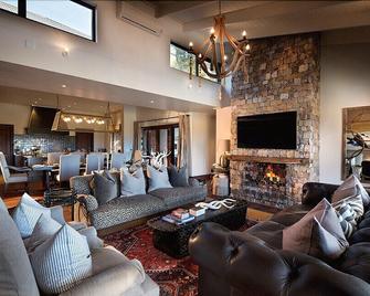 Ecca Lodge - Grahamstown - Wohnzimmer