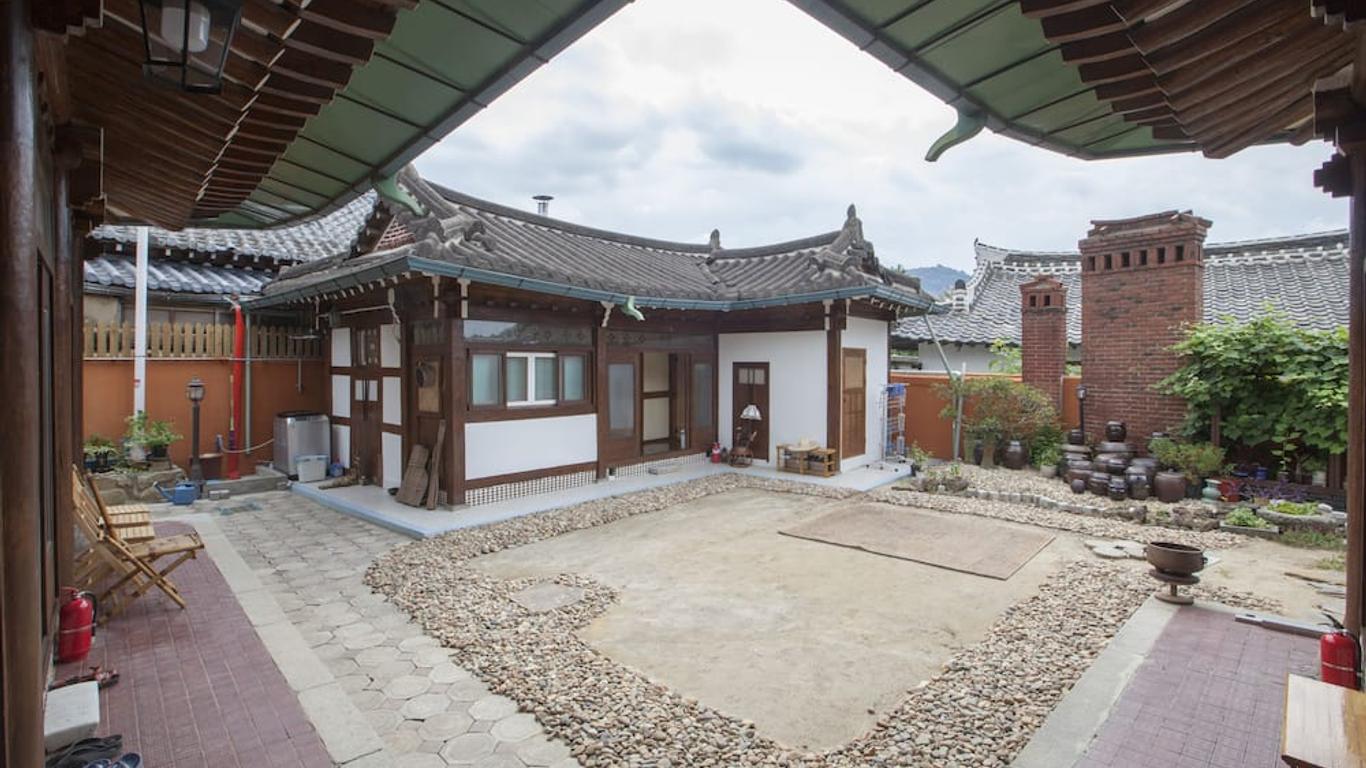 더 한옥