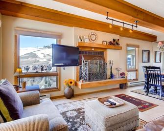 2 Br With Open Floor Plan & Updated Kitchen 2 Bedroom Condo - No Cleaning Fee! by RedAwning - Crested Butte - Living room