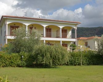 Larus Hotel - Sangineto - Building