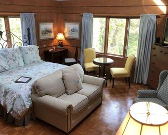 Historic Victoria Lea Guest Cottage In Downtown Tryon, Nc - Tryon - Bedroom