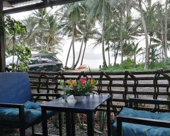 Island Hopper Hotel - Kosrae - Patio