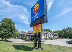 Comfort Inn Airport - North Bay - Rakennus