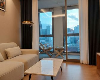 The Solid Residence - Elborn by Haeundae - Busan - Wohnzimmer