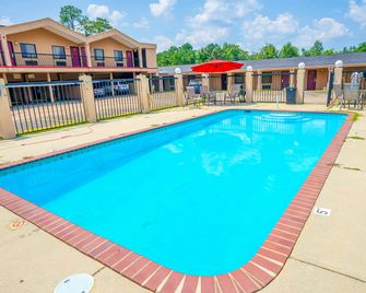 OYO Hotel Opp Al, Floral Hwy - Opp - Piscina