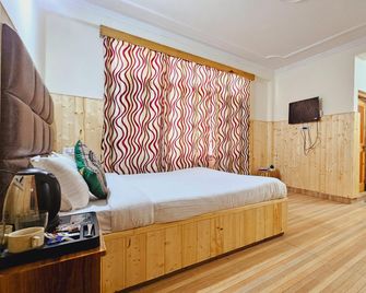 Hotel Sole Shine Manali - By Suraj Inn - Manali - Спальня