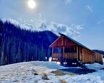 Schinzel Flats Hideaway near Pagosa Springs, CO - La Jara - Building