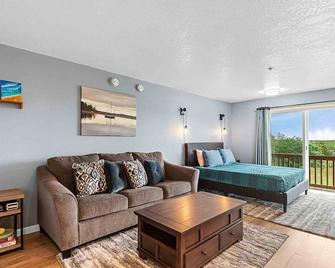 Amazing View, Studio, Walk To Town (Room) - Long Beach - Bedroom