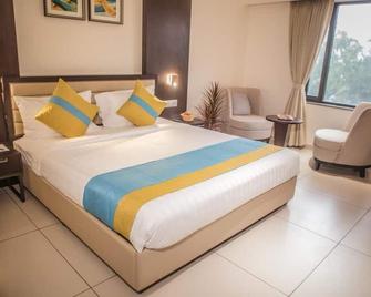 Hotel Cypress - Nadiād - Bedroom