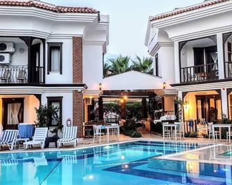 Nish Caria Boutique Hotels - Dalyan (Mugla) - Bazén
