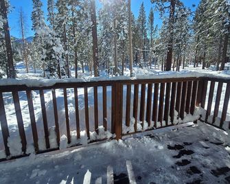 Cinnamon Bear Inn - Mammoth Lakes - Balcón