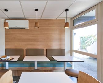 Premiere Classe Valenciennes Ouest Petite Foret - Petite-Forêt - Eetruimte