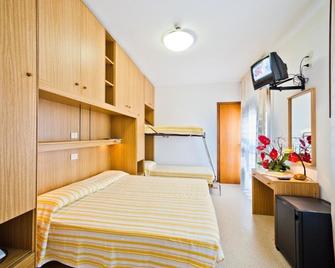 Hotel Bianchi - Bibione - Kamar Tidur