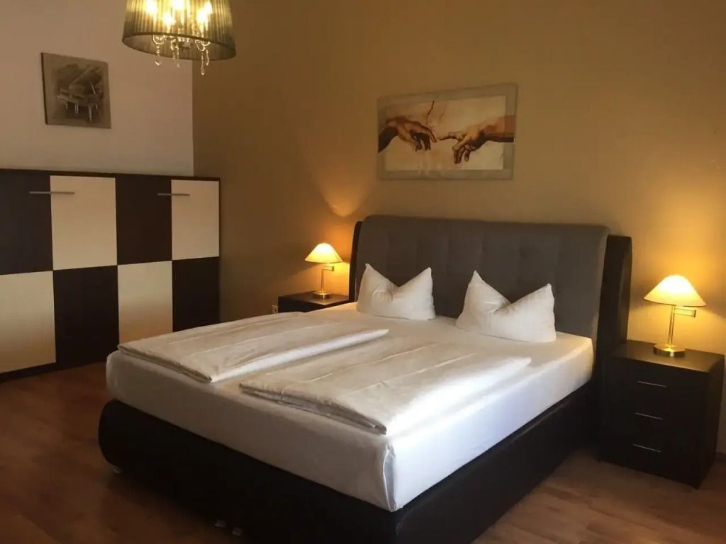 Hotel Monte Cristo - אופנבך אם מיין - חדר שינה