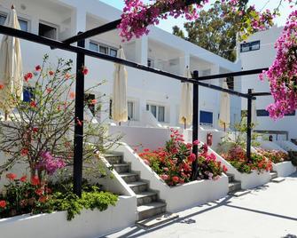 拉格達海灘酒店 - 密羅斯島 - 阿達瑪斯 - 天井