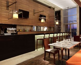 هيلتون جاردن إن جولف سانتياجو إيربورت - سانتياغو - مطعم